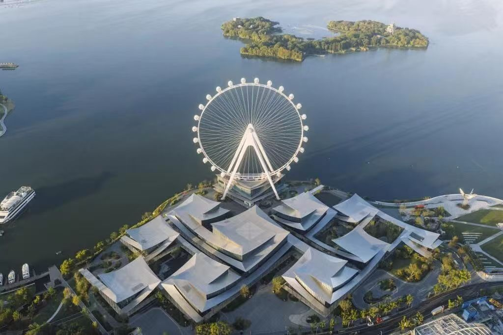 “三湖”里的青春經濟，何以出圈？